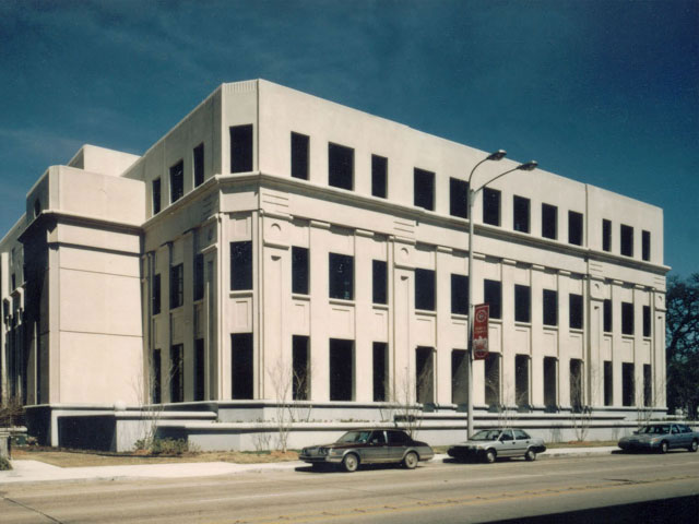 Russell B. Long Federal Building And Courthouse - Holly & Smith